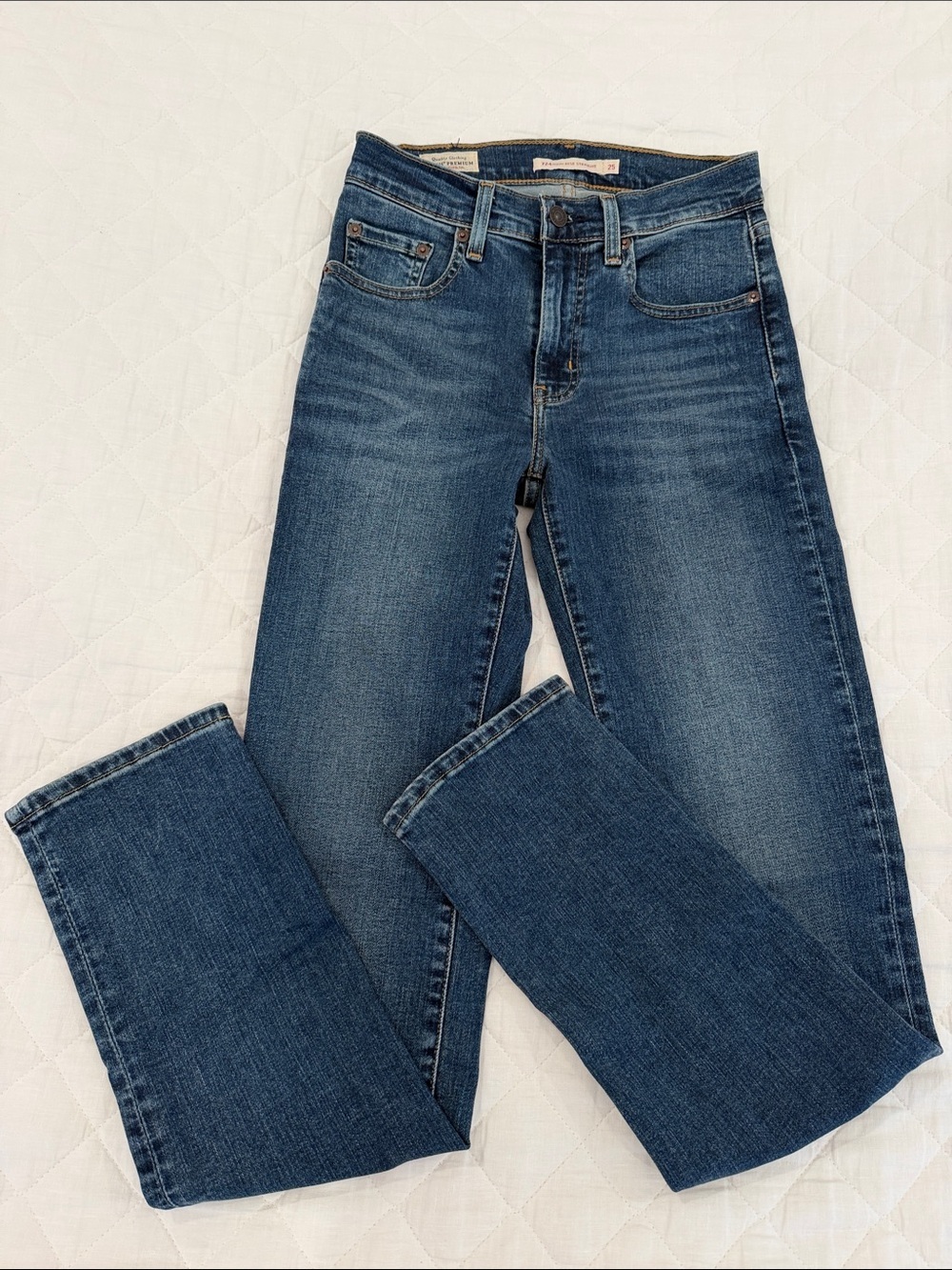 Signature by Levi Strauss Women's Dark High Rise Straight